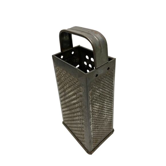 Vintage 1960s Bromco 4-Sided Metal Box Grater Slicer and All in One Shredder - Picture 4 of 8